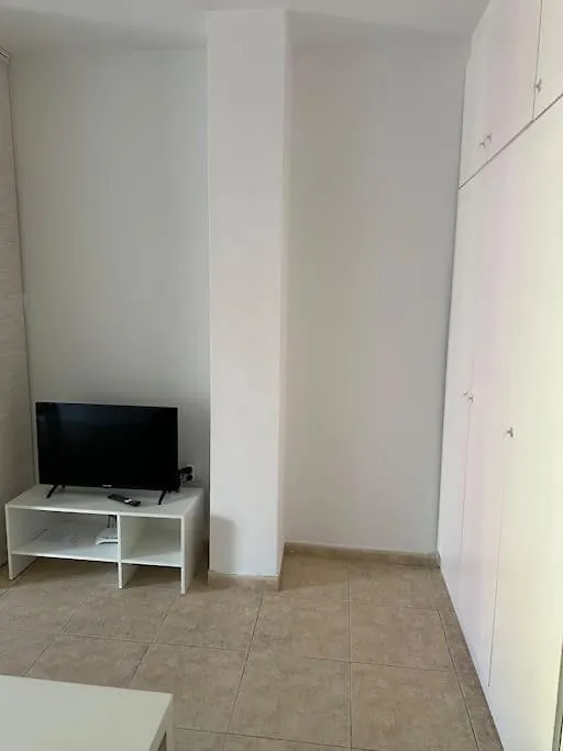 Bonito Estudio En San Isidro Bien Situado